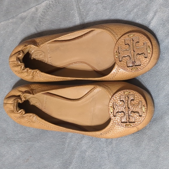 Tory Burch Shoes - Tory Burch Reva Tumbled Logo Flats size 4.5